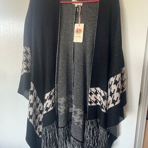 Entro Monochrome Knit Shrug